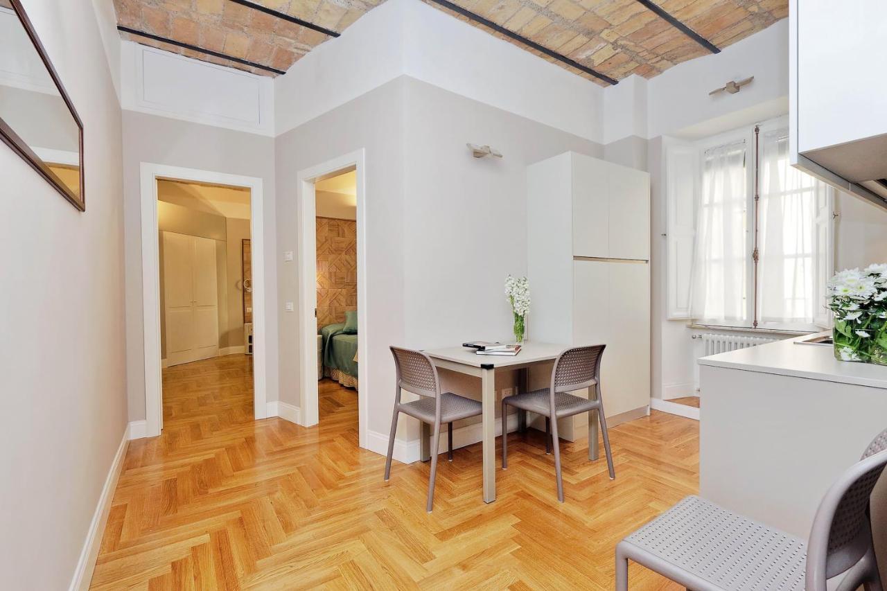 Alojamento de Acomodação e Pequeno-almoço Bellezza Al Colosseo - & Apts 3*