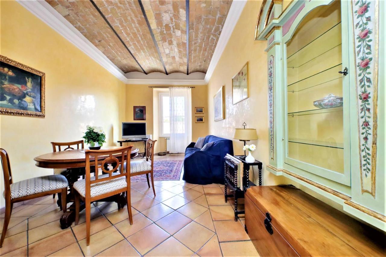 Alojamento de Acomodação e Pequeno-almoço Bellezza Al Colosseo - & Apts Roma