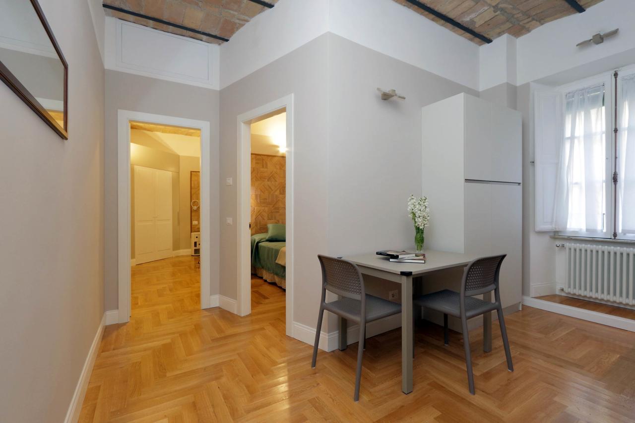 Alojamento de Acomodação e Pequeno-almoço Bellezza Al Colosseo - & Apts
